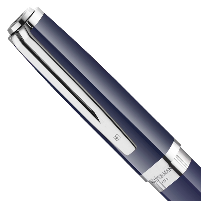 Quadrangular cap coated in glossy blue lacquer and palladium trim of the Waterman Exception Blue CT